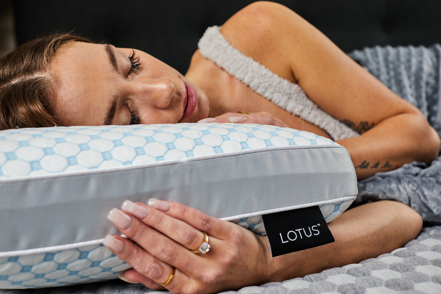 LOTUS Arctic Ice Pillows Modern Mattress